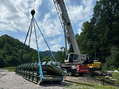 Hilt's 100 Ton Crane Image