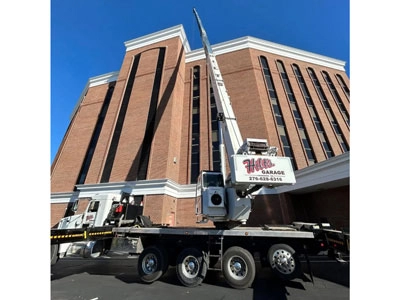 Hilt's Boom Trucks Image