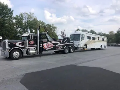 Hilt's Garage Towing and Wrecker Service